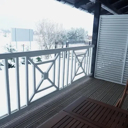 Aparthotel Apartamenty Caloroczne Lesny Zakatek Dziemiany